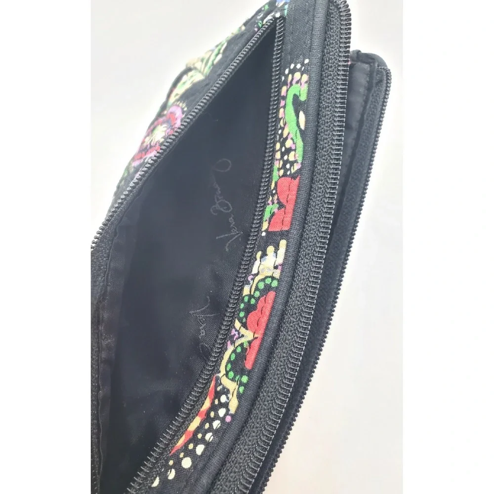 Vera Bradley Fixed-Strap Wristlet / Pouch in Retired 